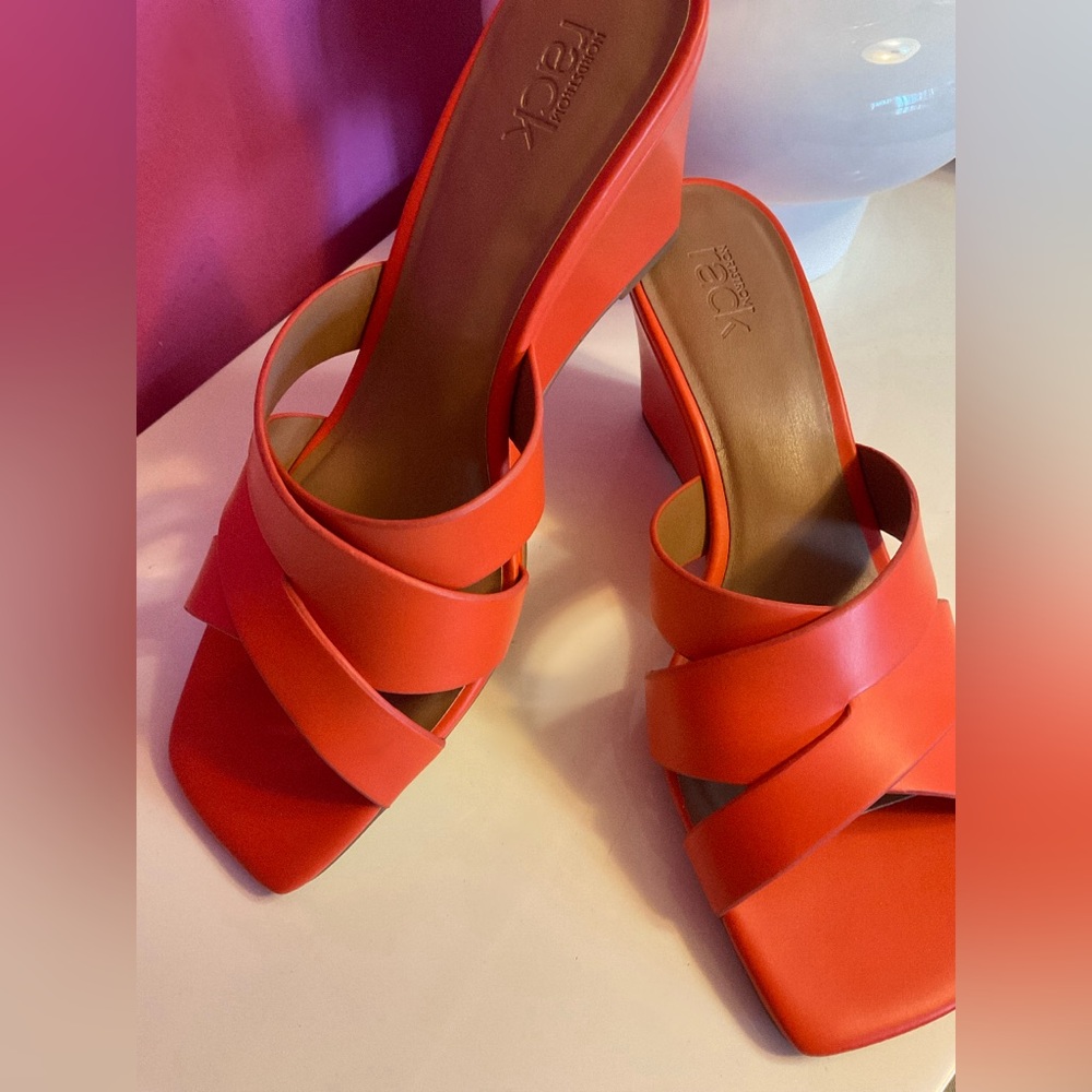 NWT- Nordstrom Rack Sandals